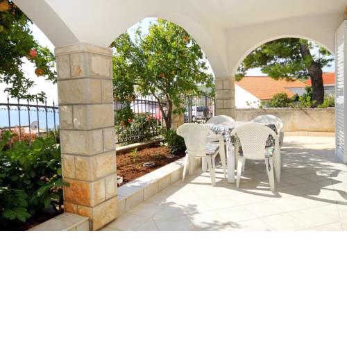 Apartments with a parking space Zavalatica, Korcula - 4453