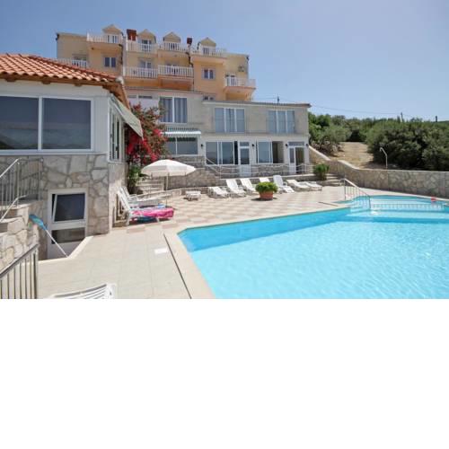 Apartments with a swimming pool Cavtat, Dubrovnik - 3547