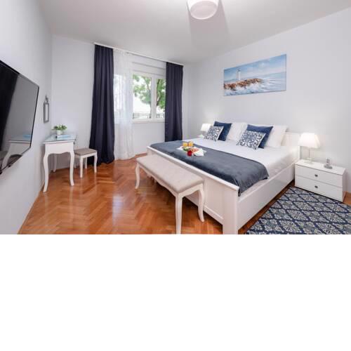 Apartments with WiFi Split - 18074