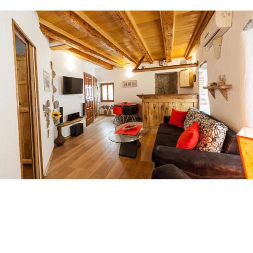 Apartments with WiFi Vrbnik, Krk - 15721