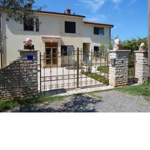 Apartments Zdravko