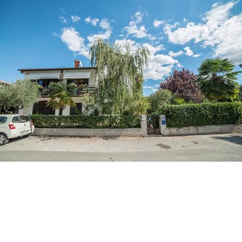 Apartments Zrinka 793