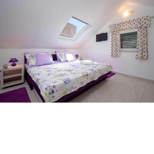 Apt Bobotovi in center of Stari Grad, Hvar