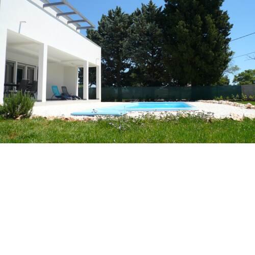 ARIA - holiday home with swimming pool