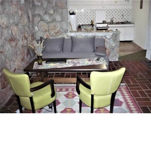 Aromatic Pines Art Apartment