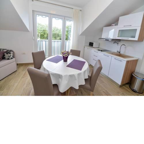 Arta Apartments