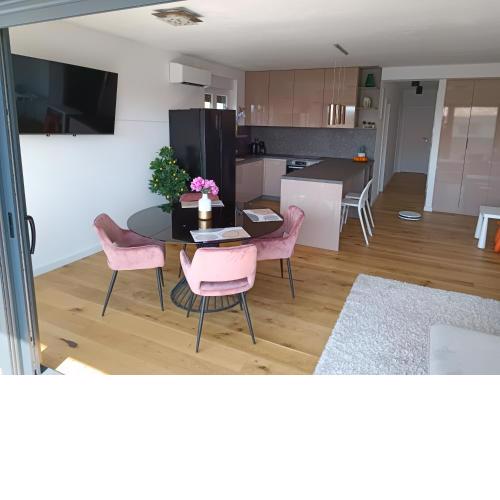 Aurora Luxury Apartment