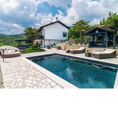 Authentic holiday house with private pool and sea view, on the hill over Opatija