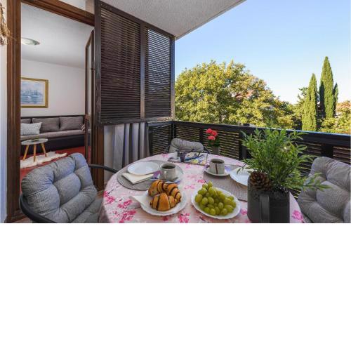 Awesome apartment in Cervar Porat with 1 Bedrooms