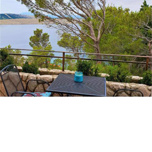 Awesome apartment in Jadranovo with Outdoor swimming pool, WiFi and 1 Bedrooms