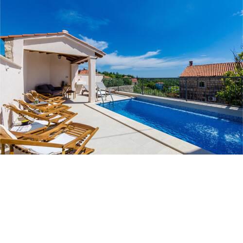 Awesome home in Cilipi w/ Outdoor swimming pool and 5 Bedrooms