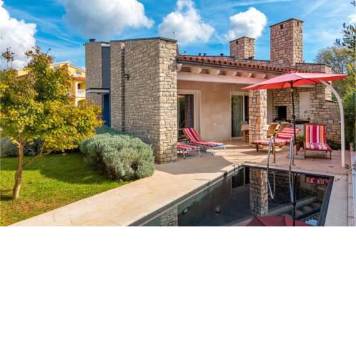 Awesome home in Fazana w/ Outdoor swimming pool and 2 Bedrooms