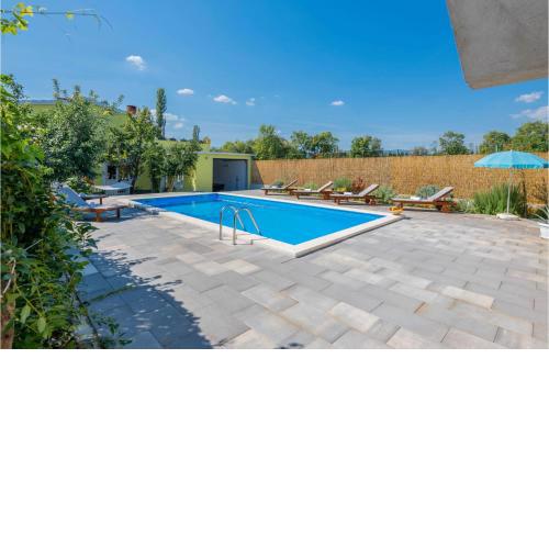 Awesome home in Glavina Donja with Outdoor swimming pool, WiFi and 6 Bedrooms