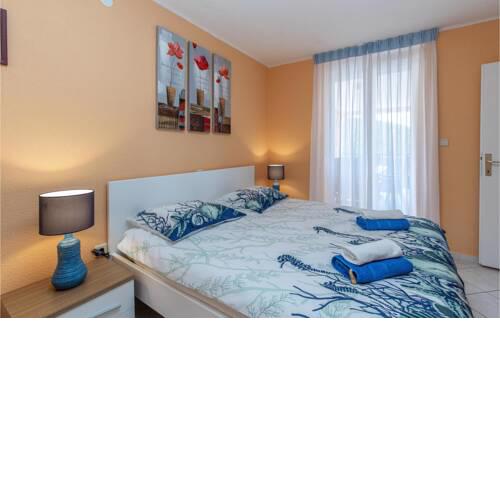 Awesome home in Jadranovo w/ 5 Bedrooms