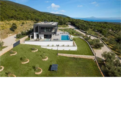 Awesome home in Koromacno with Jacuzzi, Heated swimming pool and 4 Bedrooms