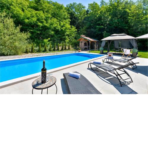 Awesome home in Krapinske Toplice w/ Outdoor swimming pool, WiFi and 2 Bedrooms