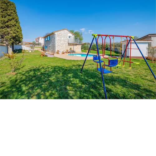 Awesome home in Labinci w/ Outdoor swimming pool and 2 Bedrooms