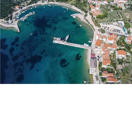 Awesome home in Martinscica w/ 3 Bedrooms