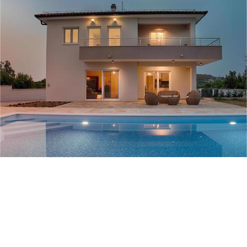 Awesome home in Polaca with Outdoor swimming pool, WiFi and 4 Bedrooms