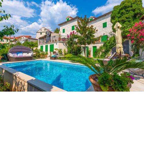 Awesome home in Postira w/ Outdoor swimming pool, WiFi and 4 Bedrooms