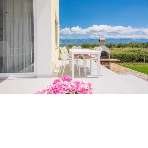 Awesome home in Privlaka w/ WiFi and 4 Bedrooms