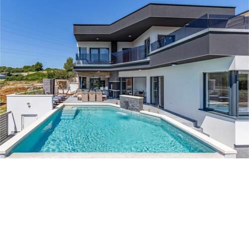Awesome home in Pula w/ Outdoor swimming pool, Jacuzzi and 3 Bedrooms