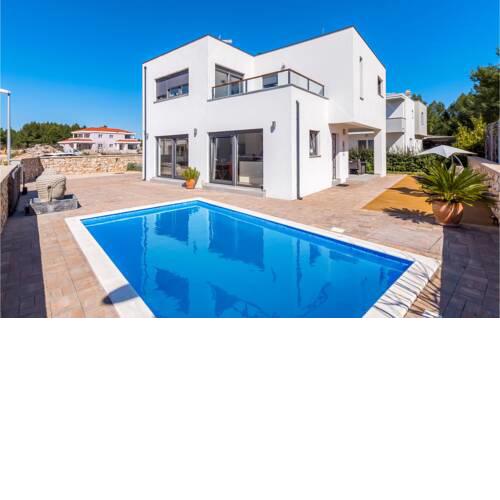 Awesome home in Srima w/ Outdoor swimming pool and 3 Bedrooms