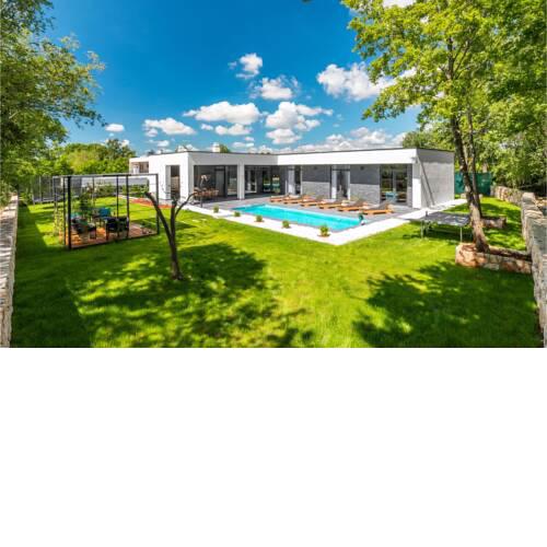 Awesome home in Zminj w/ Outdoor swimming pool, Sauna and WiFi