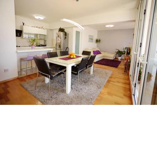 Base Bridge Apartment