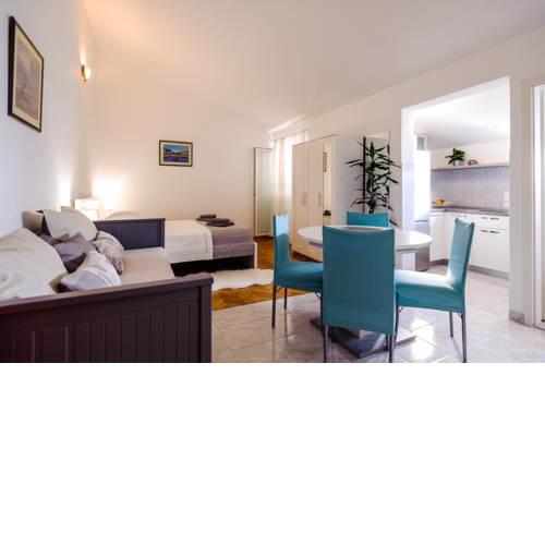 Apartmant Korda by the sea
