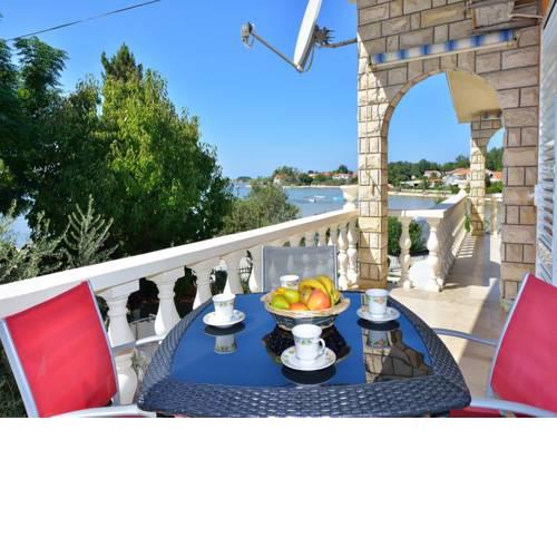Beach Apartment Adventura