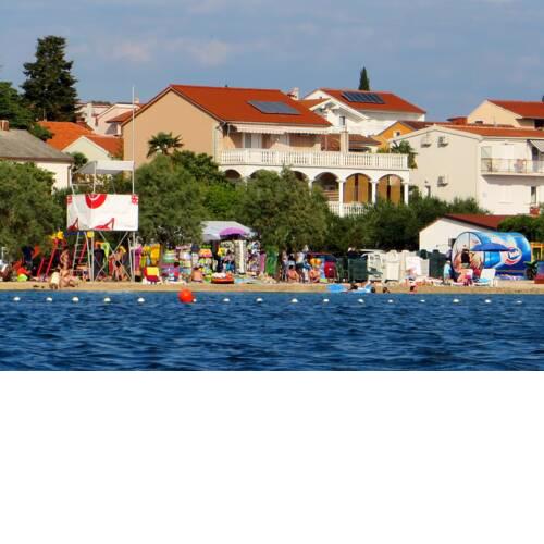 Beach apartment Roza tworoom+ Biograd