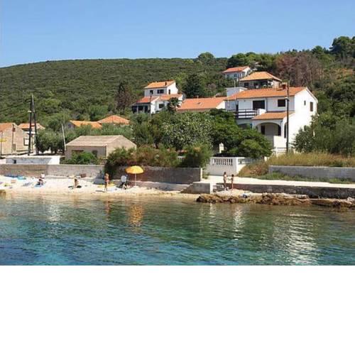Beach Holiday Home Sipa