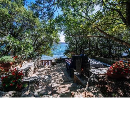 Beachfront house Dunja