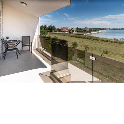 Beachfront three bedroom villa with hot tub - SGB1
