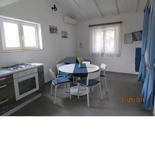 Beatiful Apt BLUE -only 100 meters from sandy beach