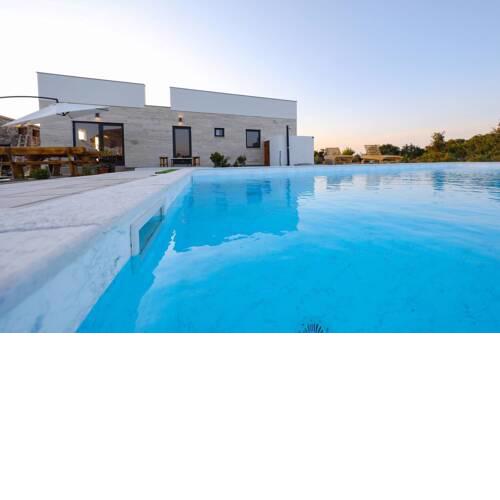 Beautiful 4-Bed Villa in Donje Rastane