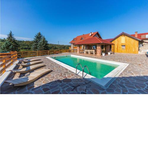 Beautiful apartment in Cernik with Outdoor swimming pool, Sauna and 1 Bedrooms