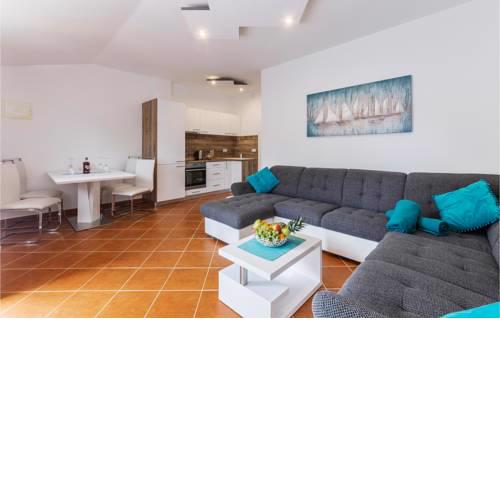 Beautiful apartment in Pavicini w/ 1 Bedrooms
