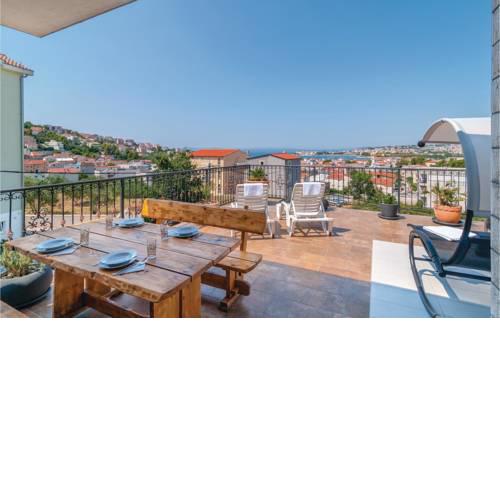 Beautiful apartment in Podstrana w/ WiFi and 1 Bedrooms