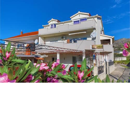 Beautiful apartment in Trogir w/ WiFi and 3 Bedrooms