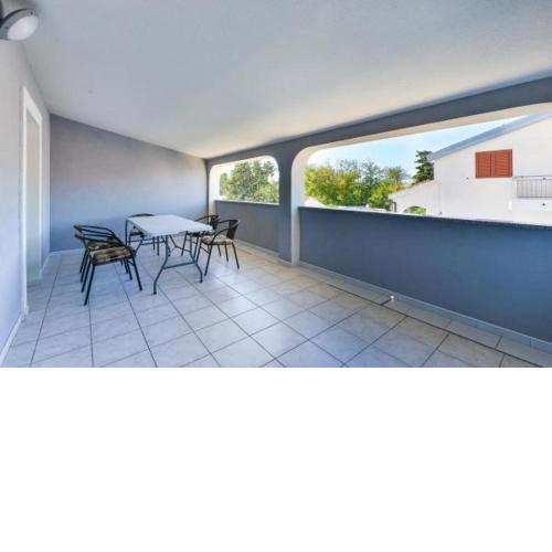 Beautiful apartment LEUT close to the sandy beach