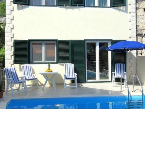 Beautiful Holiday Home in Tučepi with Private Swimming Pool
