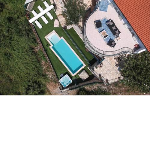 Beautiful home in Jesenice w/ Outdoor swimming pool, Jacuzzi and 4 Bedrooms