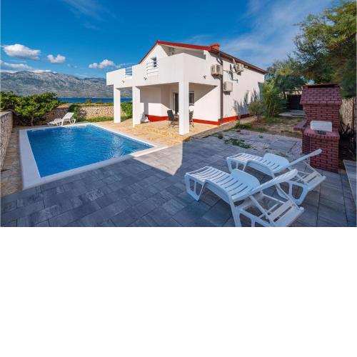 Beautiful home in Razanac with Outdoor swimming pool, WiFi and 4 Bedrooms