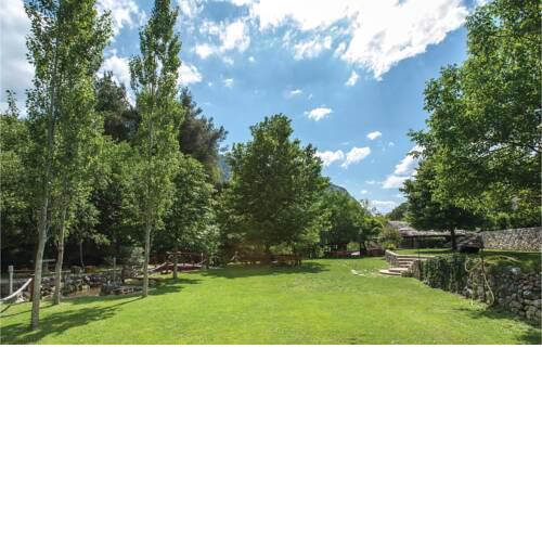 Beautiful home in Zrnovnica w/ Outdoor swimming pool, Sauna and 3 Bedrooms