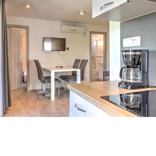 Beautiful Mobile Home in Banjole with Swimming Pool