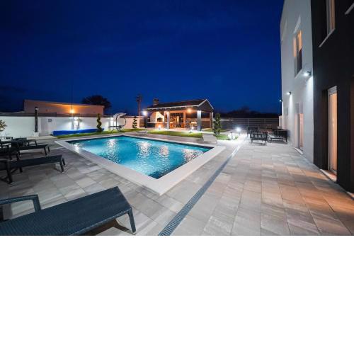Beautiful Villa D-Palace