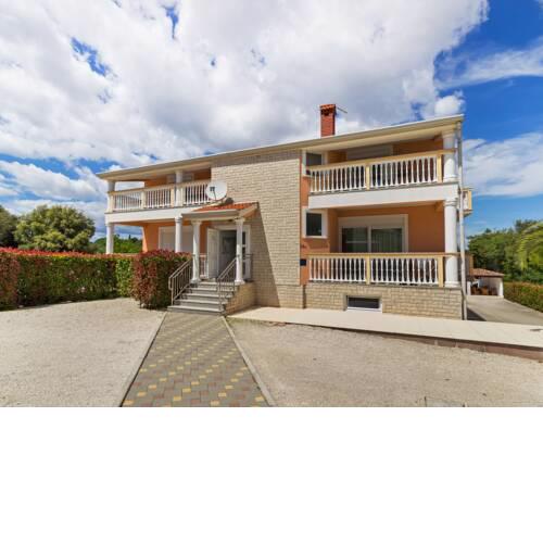 Beguiling Apartment in Banjole near Renato Boat Excursions