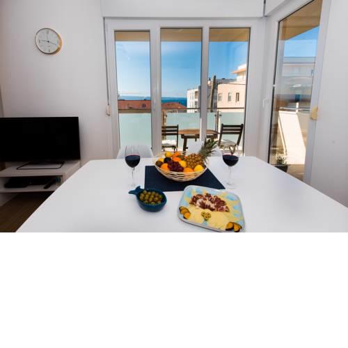 Blue Laguna with Seaview